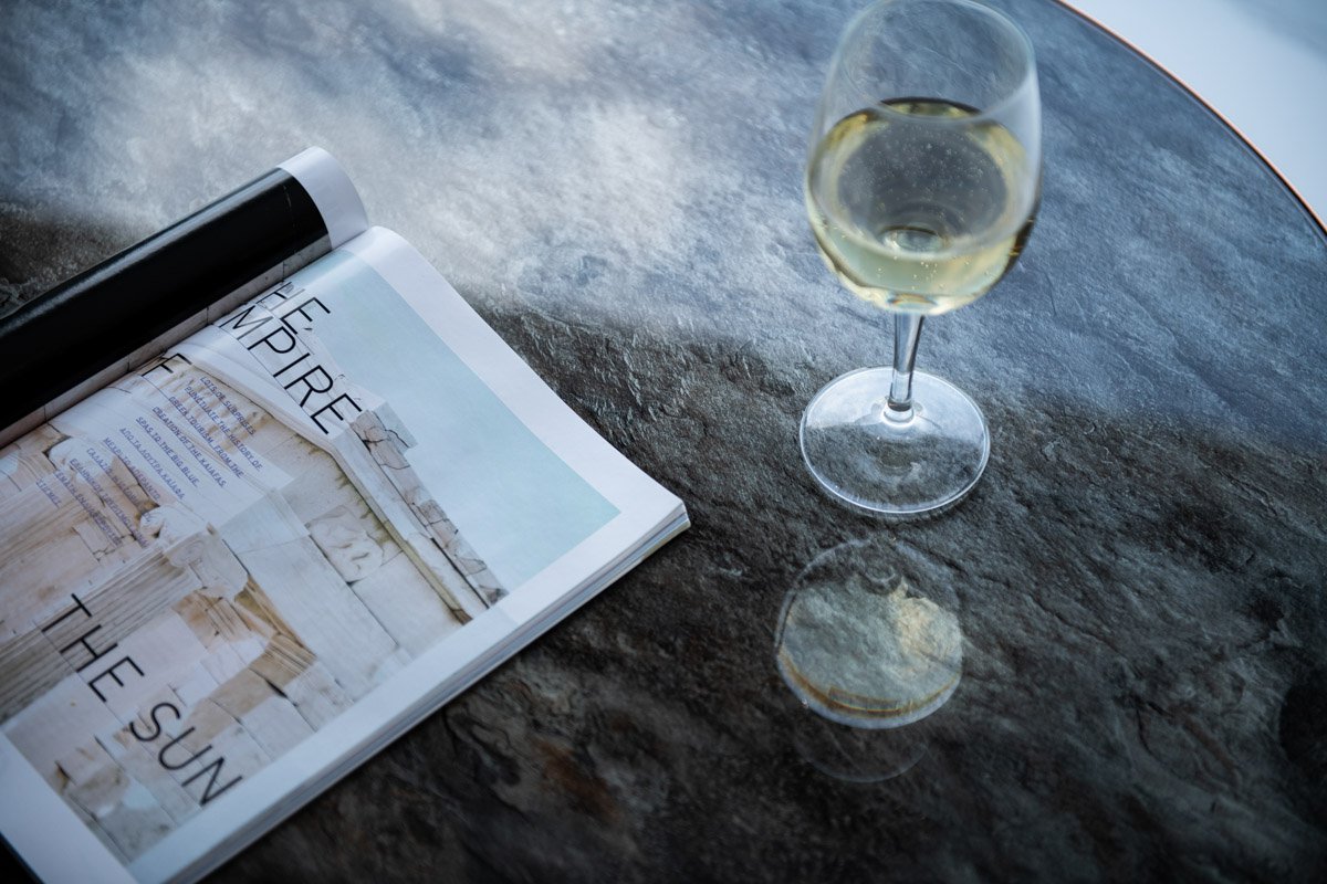 Enattica Suites, τραπέζι κρασιού